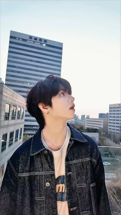 A heartfelt wallpaper shared by JL (AHOF)'s fans