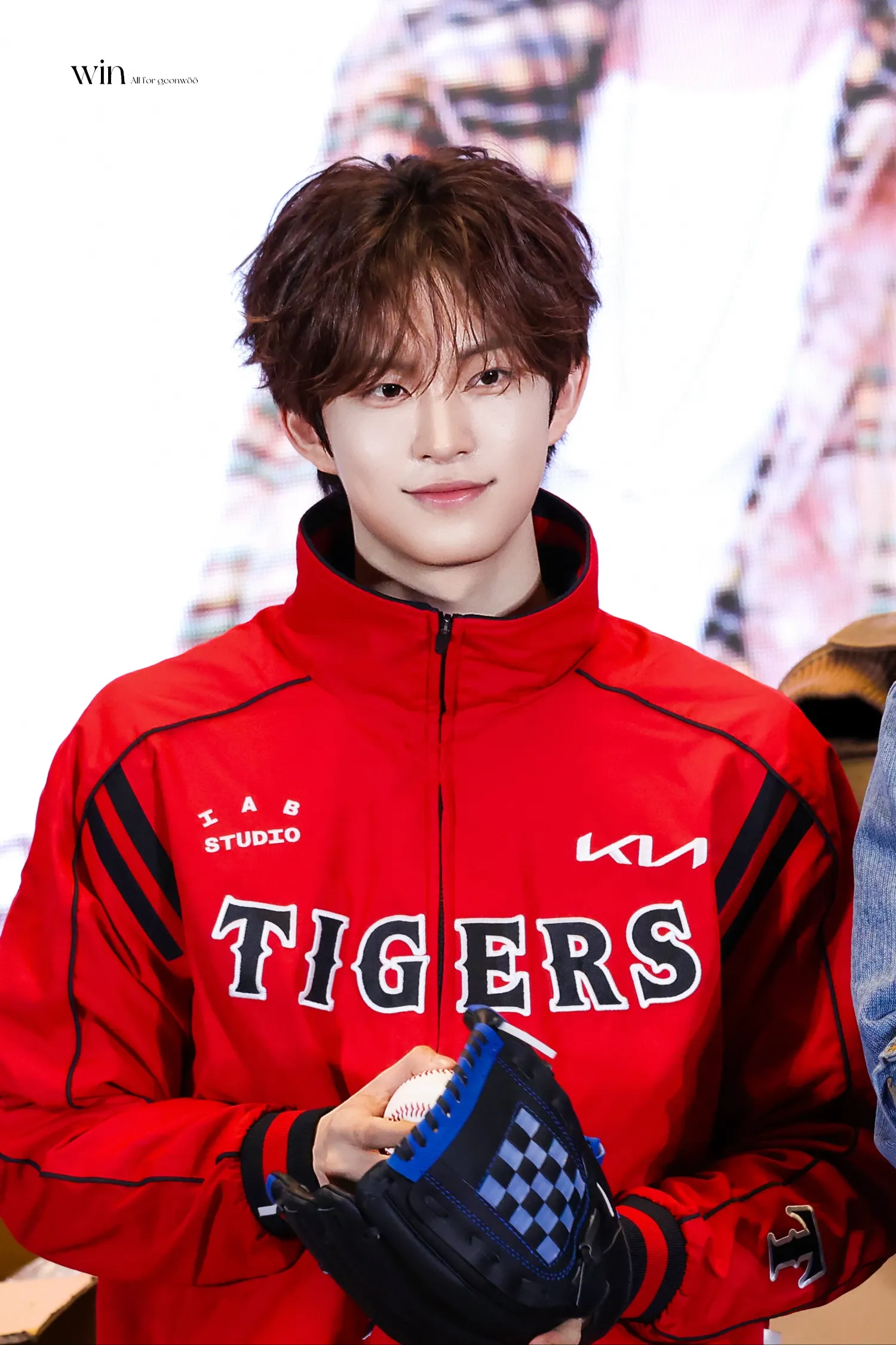 Behind-the-scenes cut of Kim Geonwoo (ALPHA DRIVE ONE)