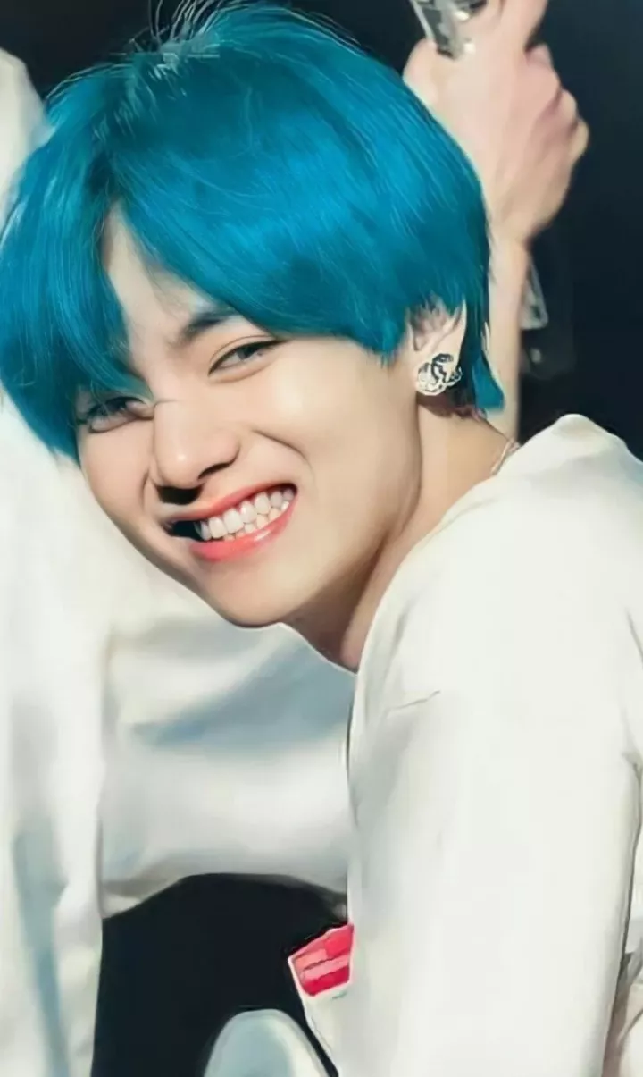 Fan-made special wallpaper for V (BTS)