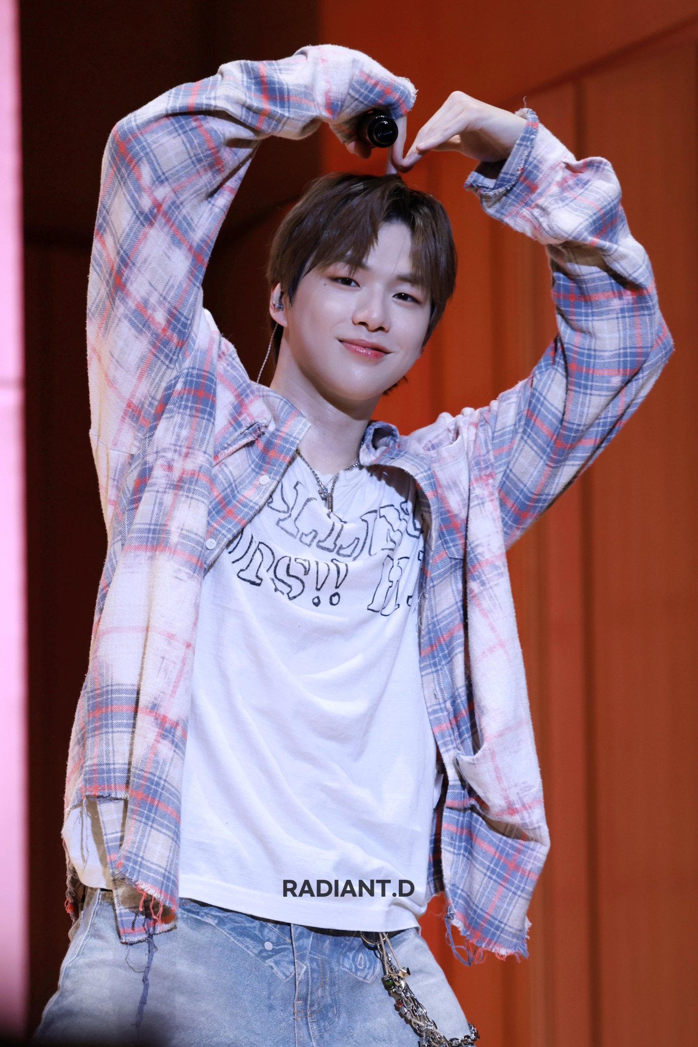 강다니엘의 비하인드 컷