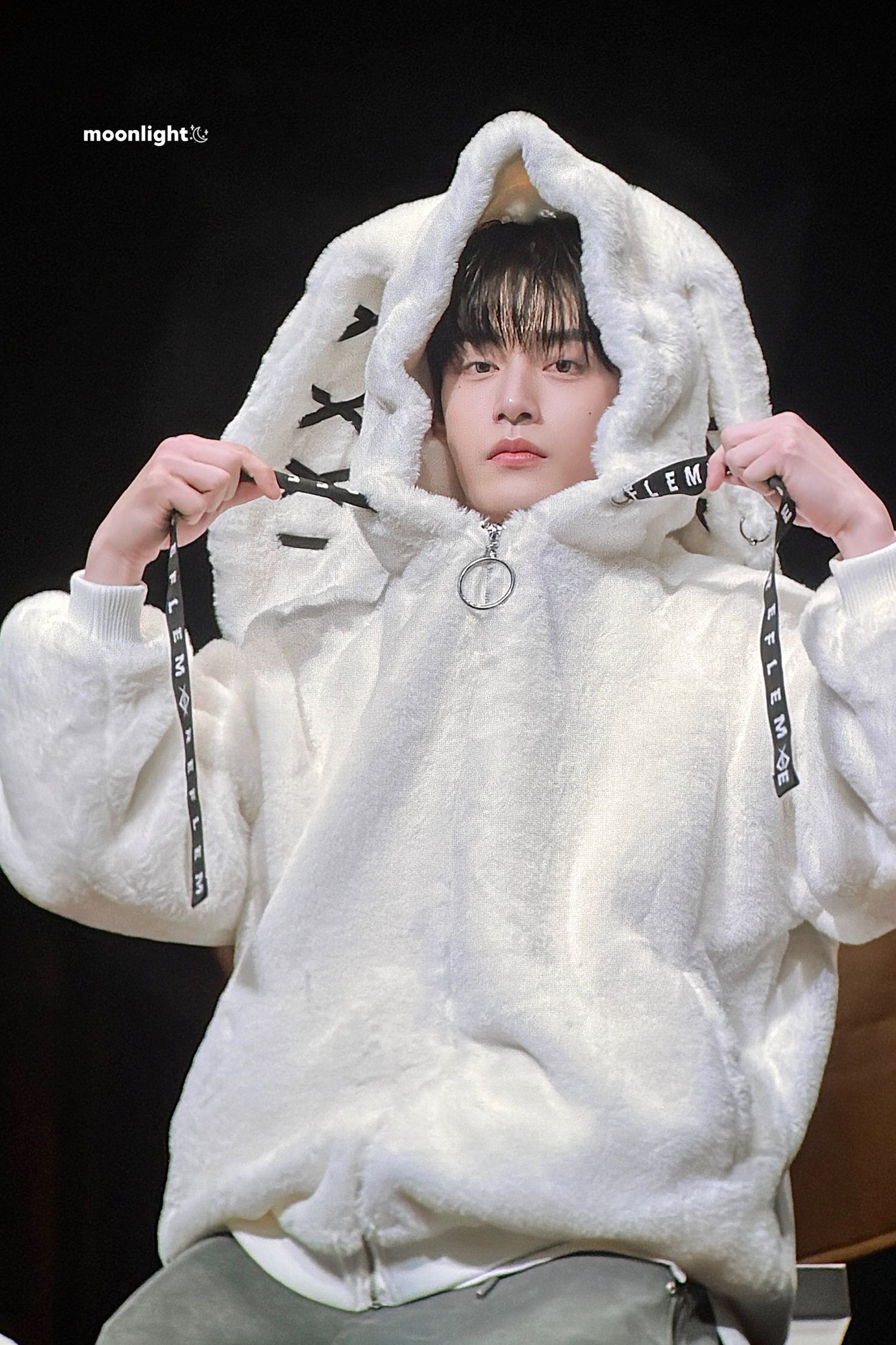 A moment captured by Kim Jiwoong (ZEROBASEONE)'s fan