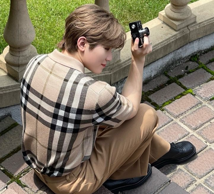 Latest photo of Woozi (SEVENTEEN)