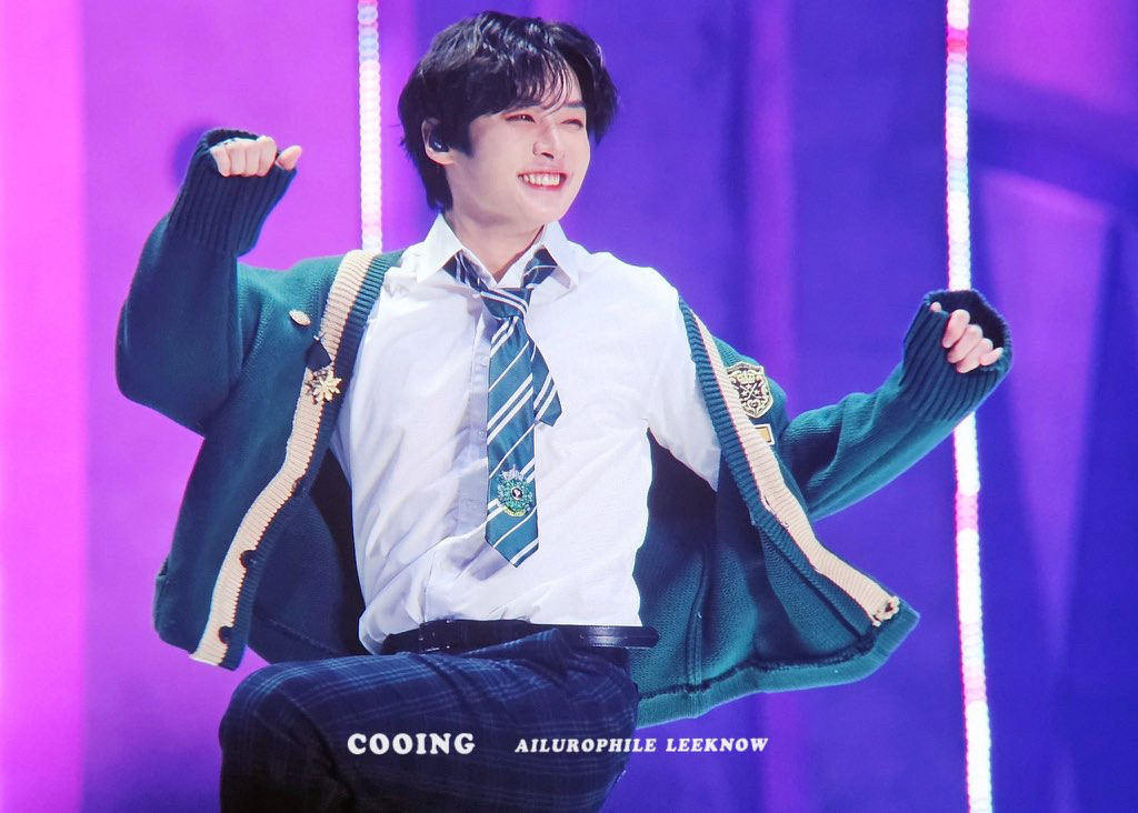 Latest photo of Lee Know (Stray Kids)