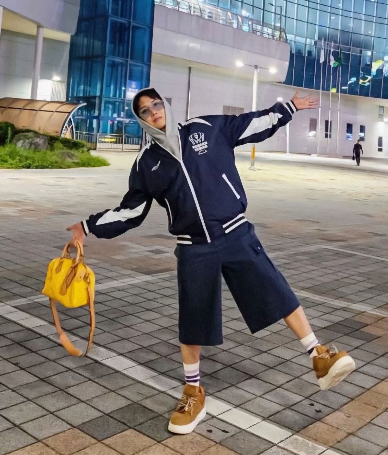 Foto terbaru j-hope (BTS)