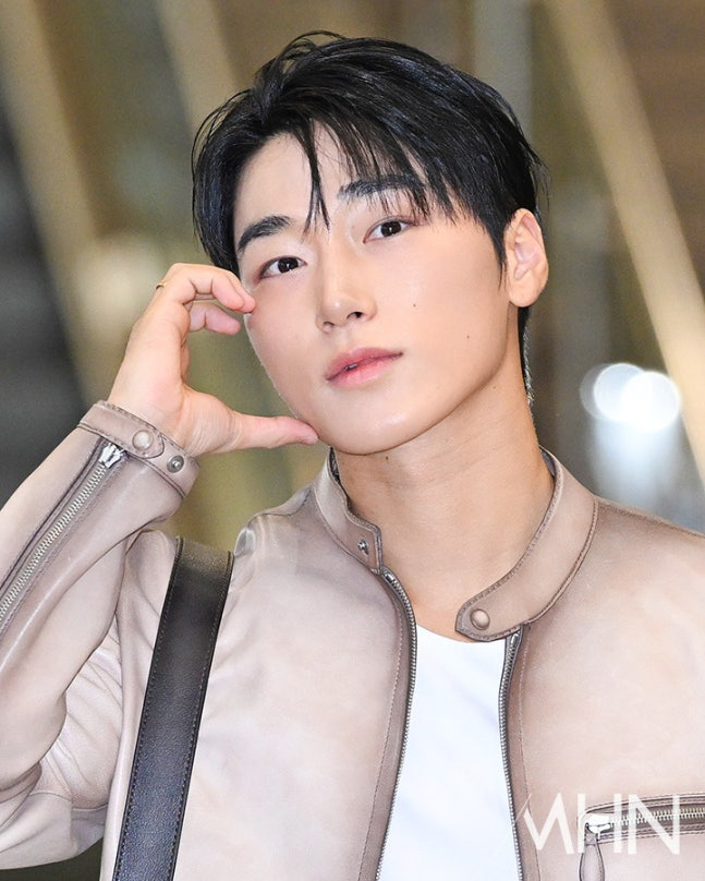 Behind-the-scenes cut of San (ATEEZ)