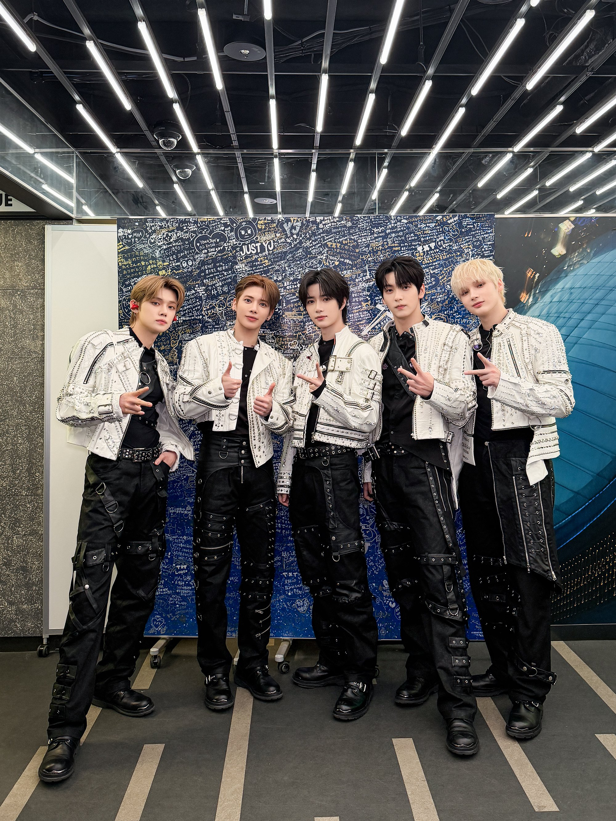 투모로우바이투게더의 비하인드 컷