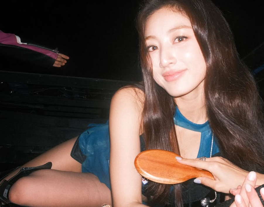 Behind-the-scenes cut of Jihyo (TWICE)