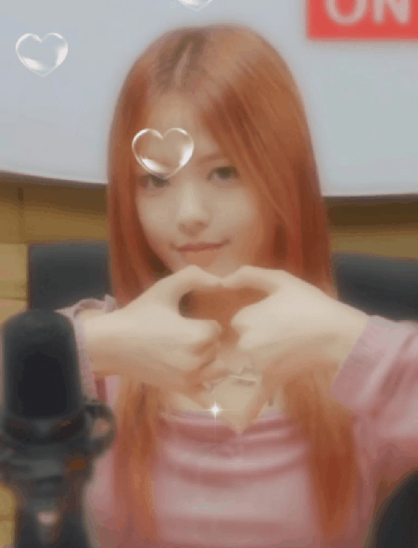 A moment captured by Yue (Lapillus)'s fan