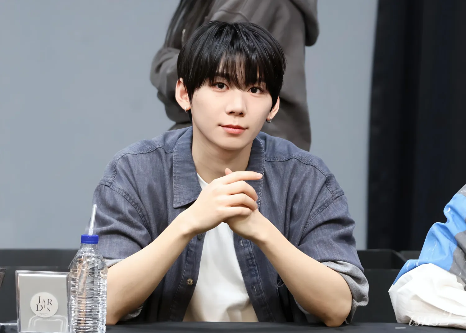 A moment captured by Park Han (AHOF)'s fan