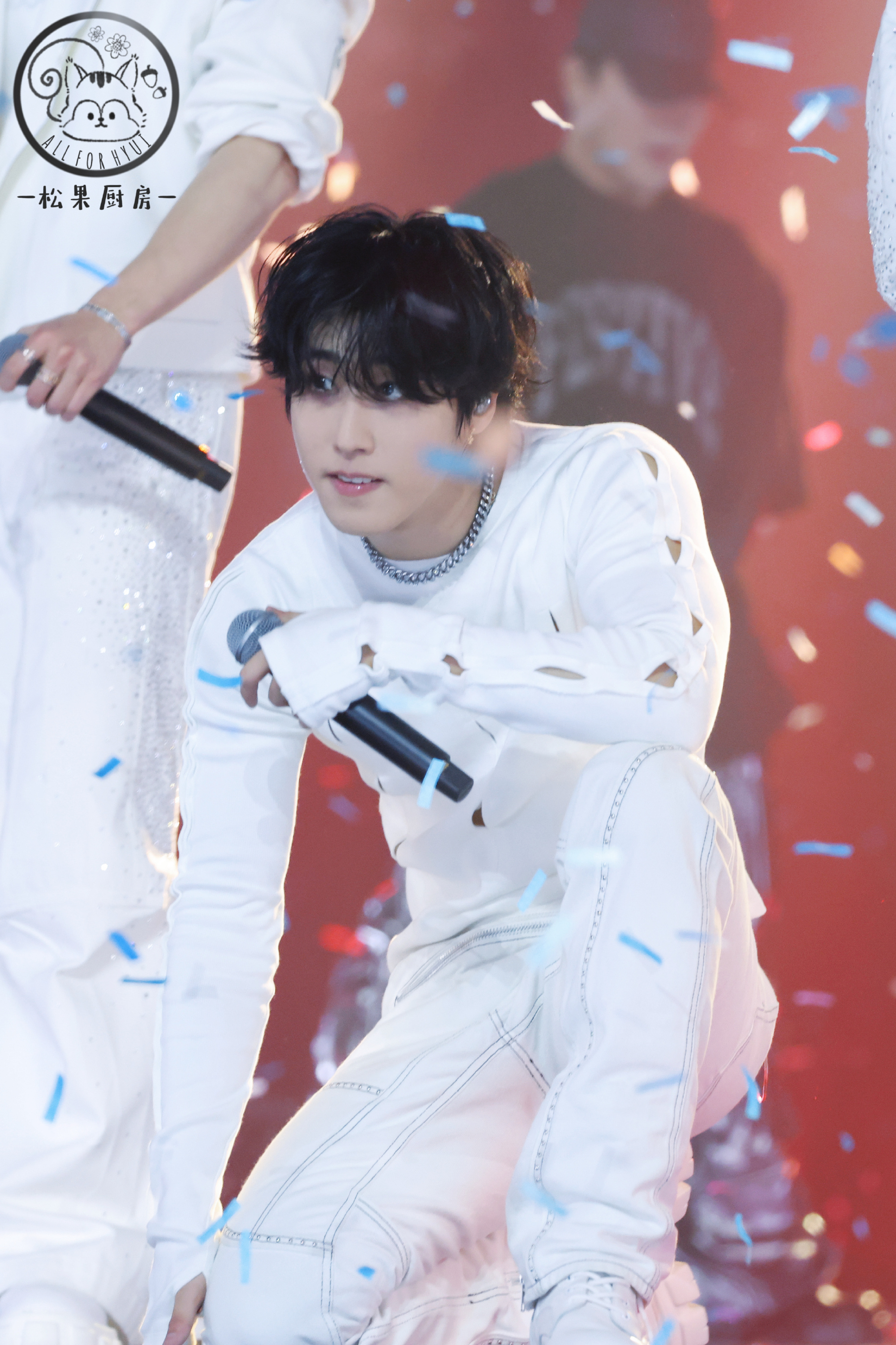 Behind-the-scenes cut of HAN (Stray Kids)