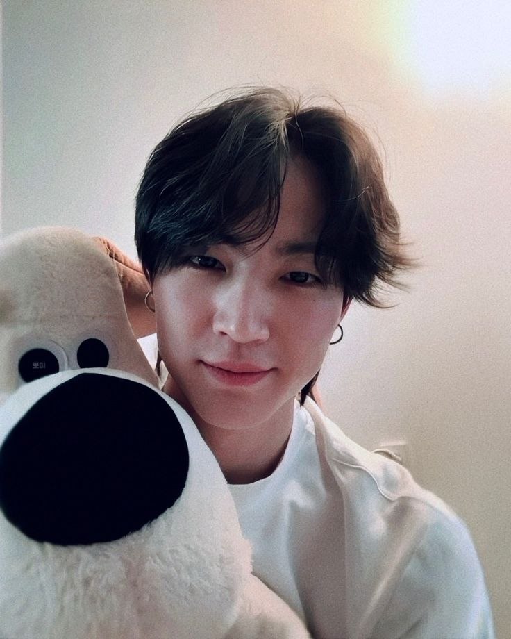 Recent activity shot of JAY B (GOT7)