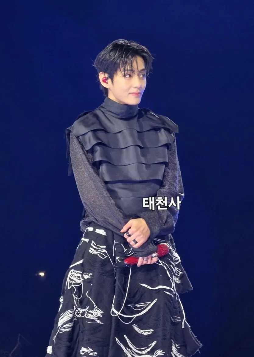 Latest photo of V (BTS)