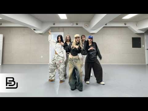 A moment captured by X:IN's fan