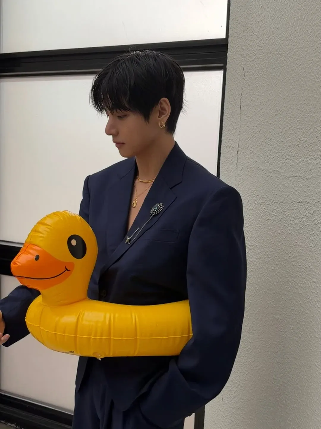 뷔 (방탄소년단) 최근 활동샷