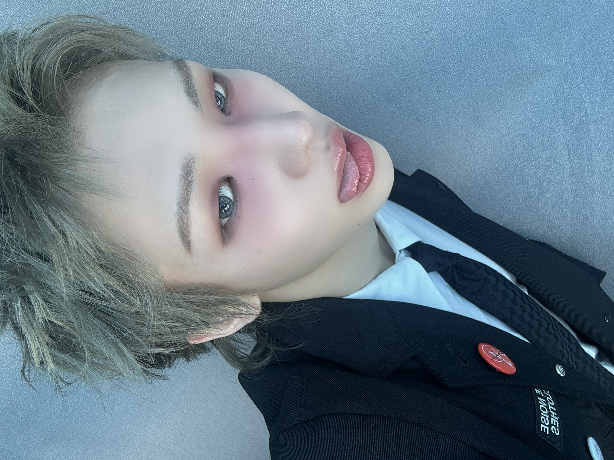 Behind-the-scenes cut of Junhyeok (TNX)