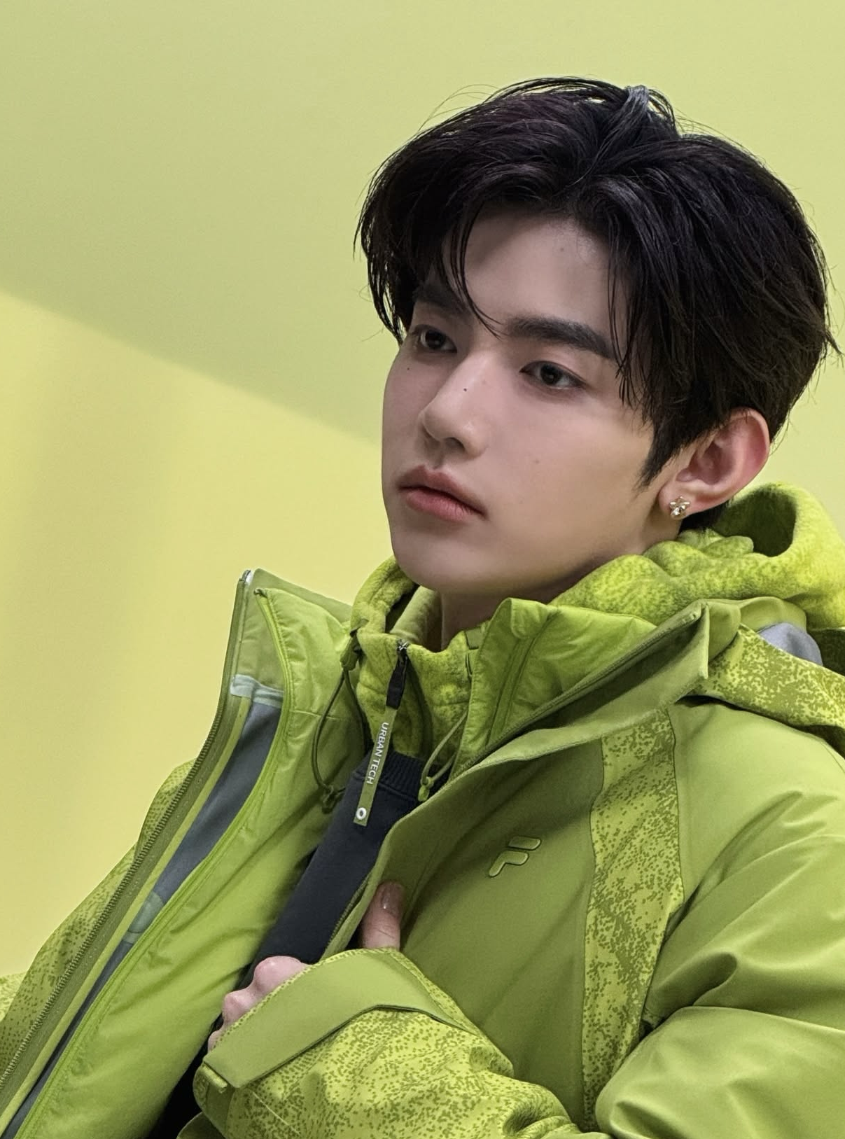 Behind-the-scenes cut of Zhang Hao (ZEROBASEONE)