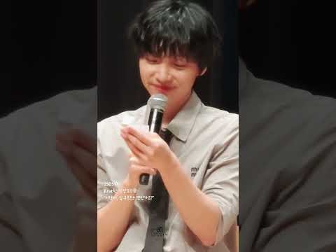 A moment captured by Jeong Sewoon's fan