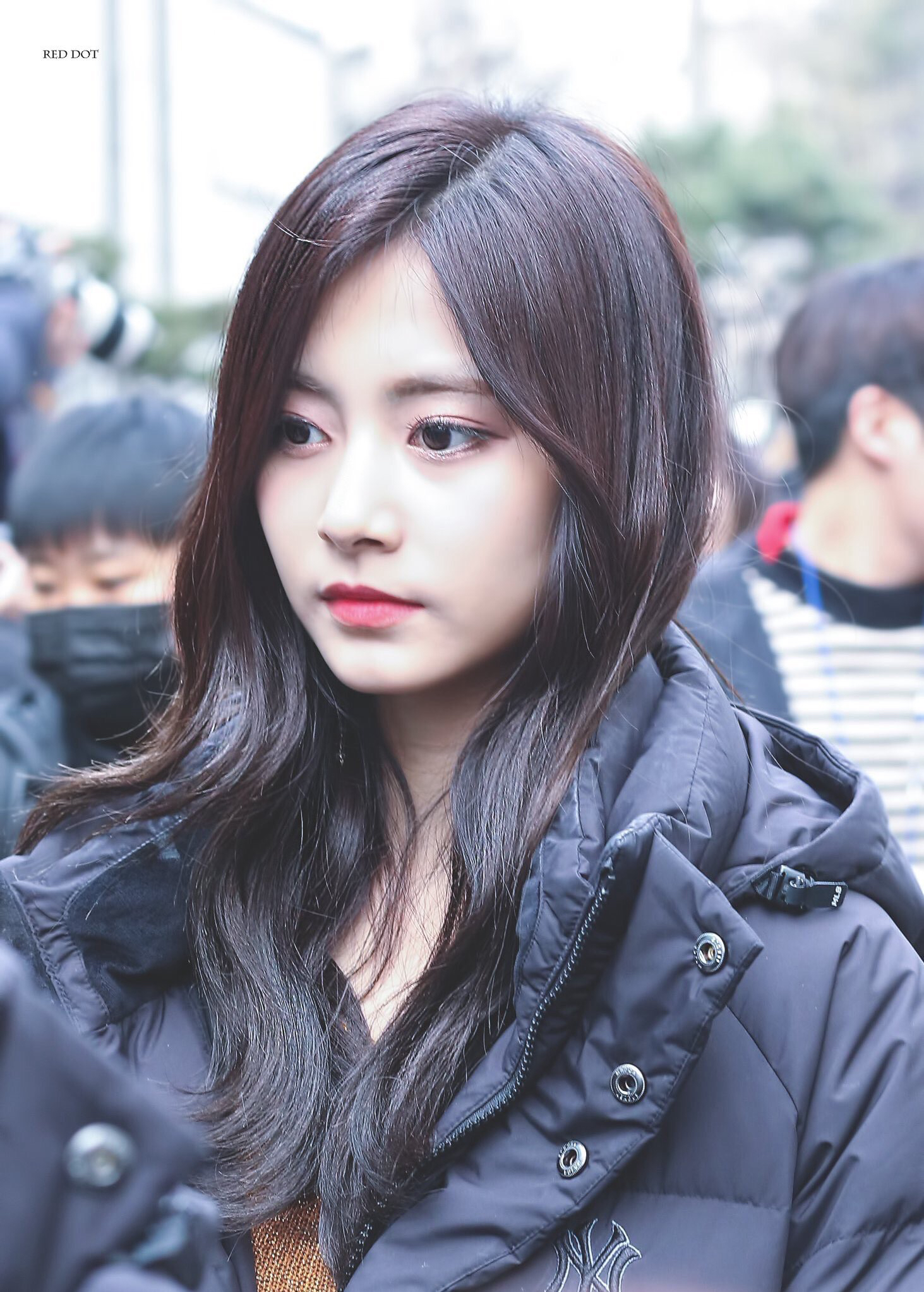 Foto aktivitas terbaru Tzuyu (TWICE)
