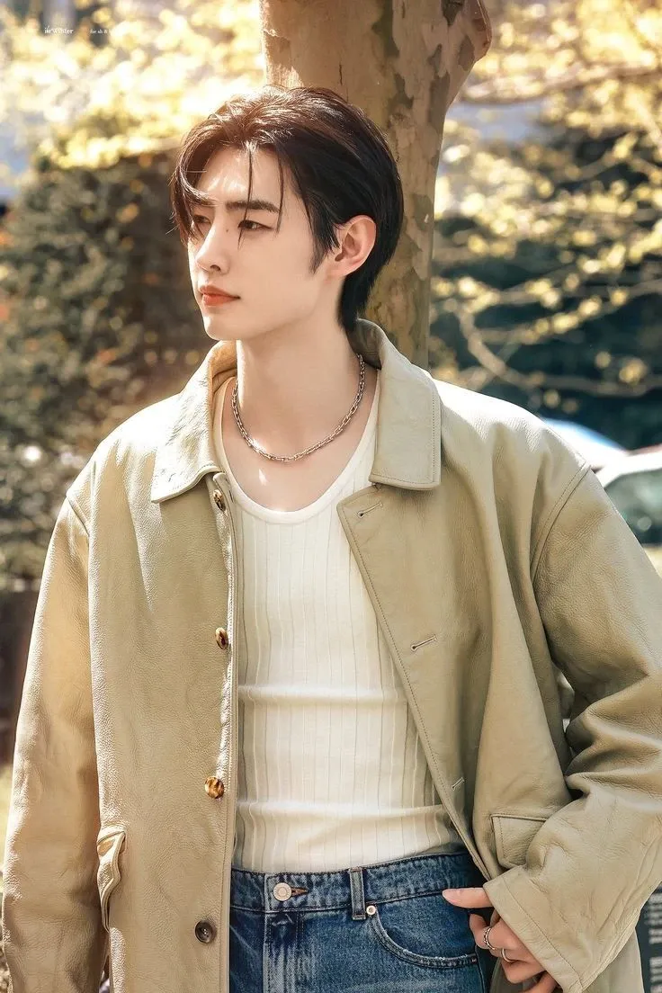 Foto aktivitas terbaru Sunghoon (ENHYPEN)