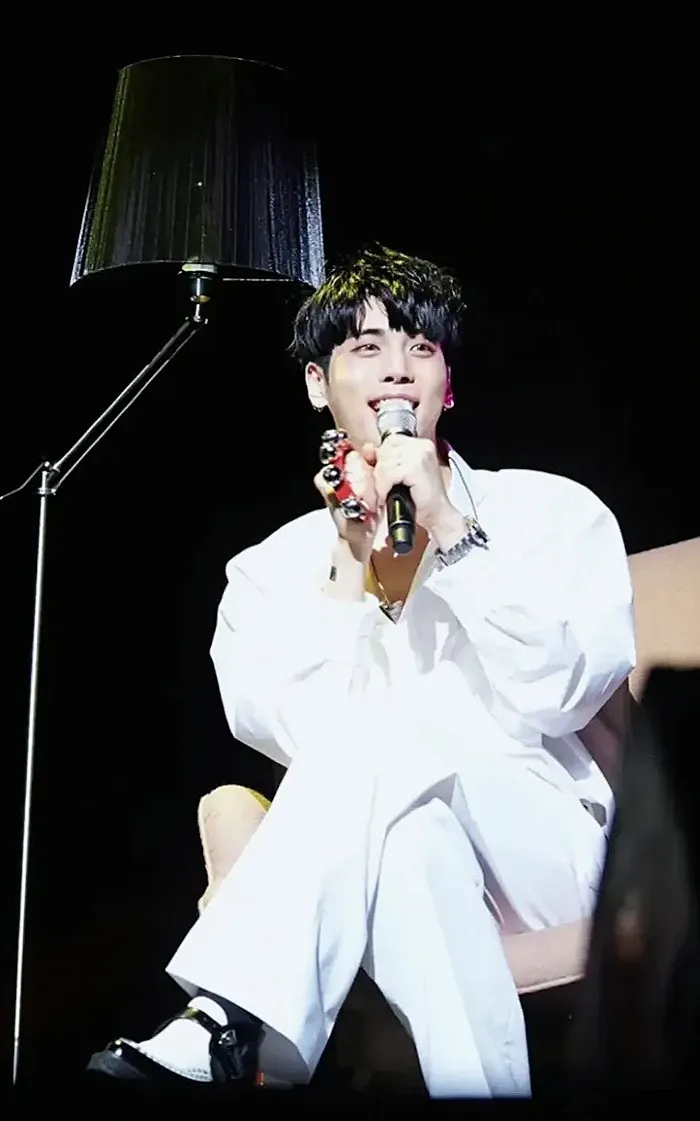 Latest photo of Jonghyun (SHINee)