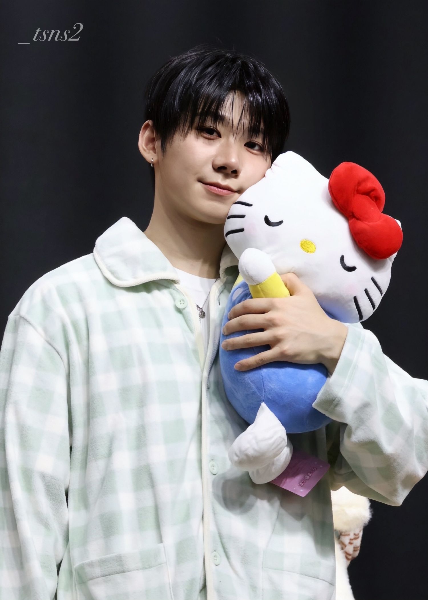 A moment captured by Park Han (AHOF)'s fan