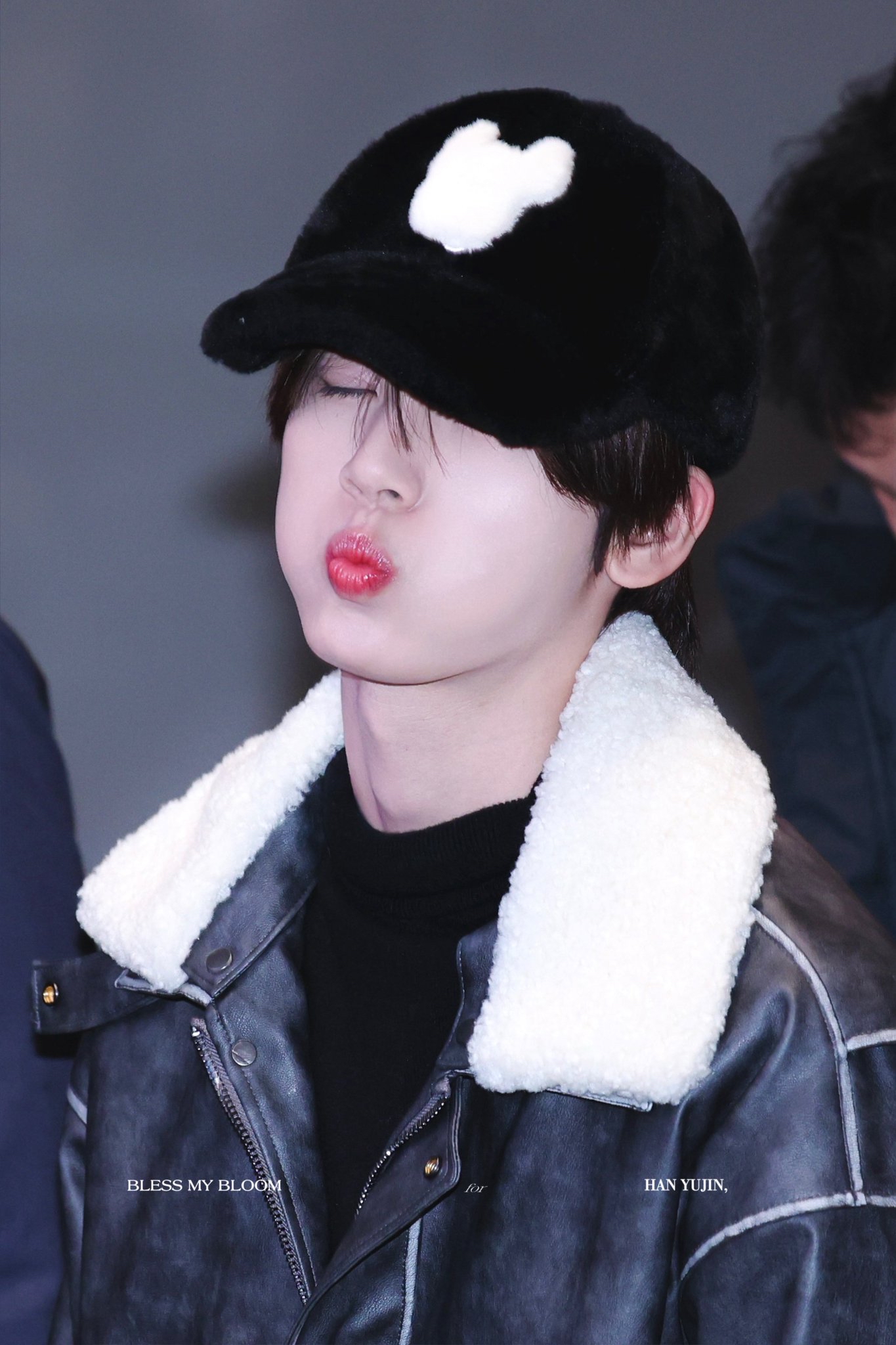 Recent activity shot of Han Yujin (ZEROBASEONE)