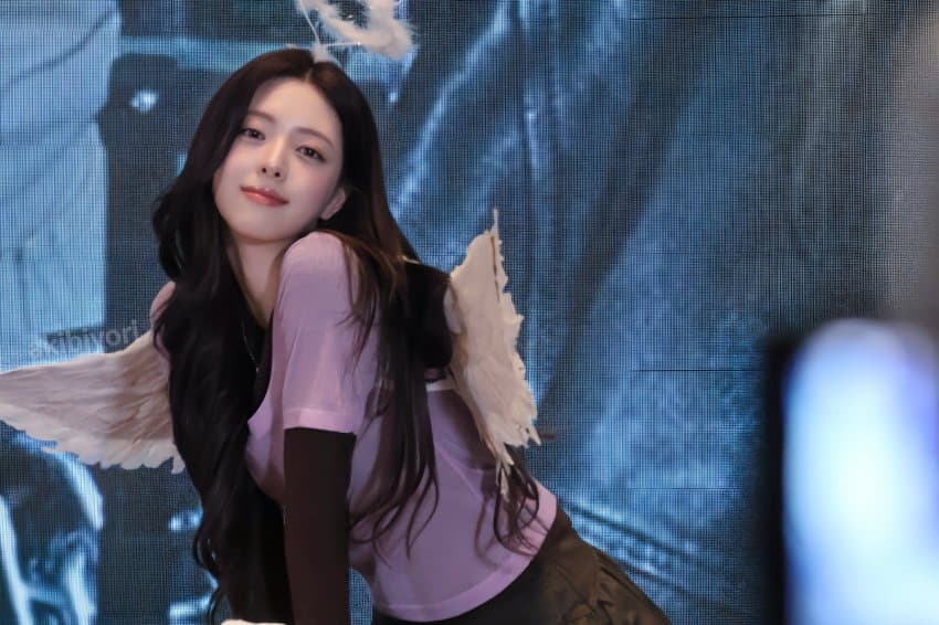 Latest photo of Yuna (ITZY)