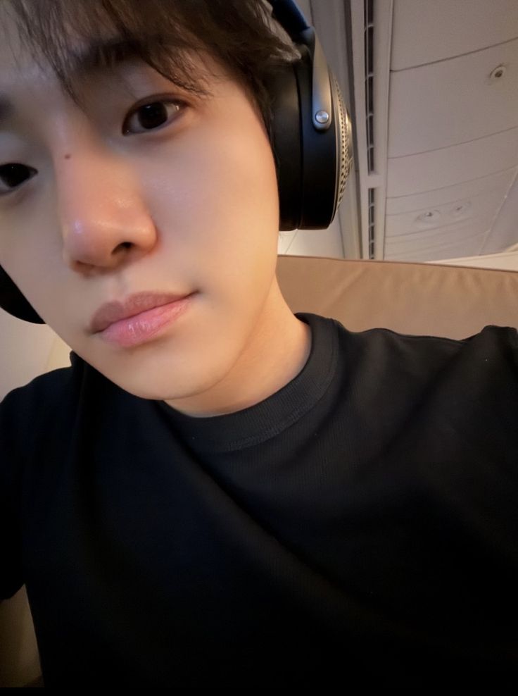 Behind-the-scenes cut of 2PM