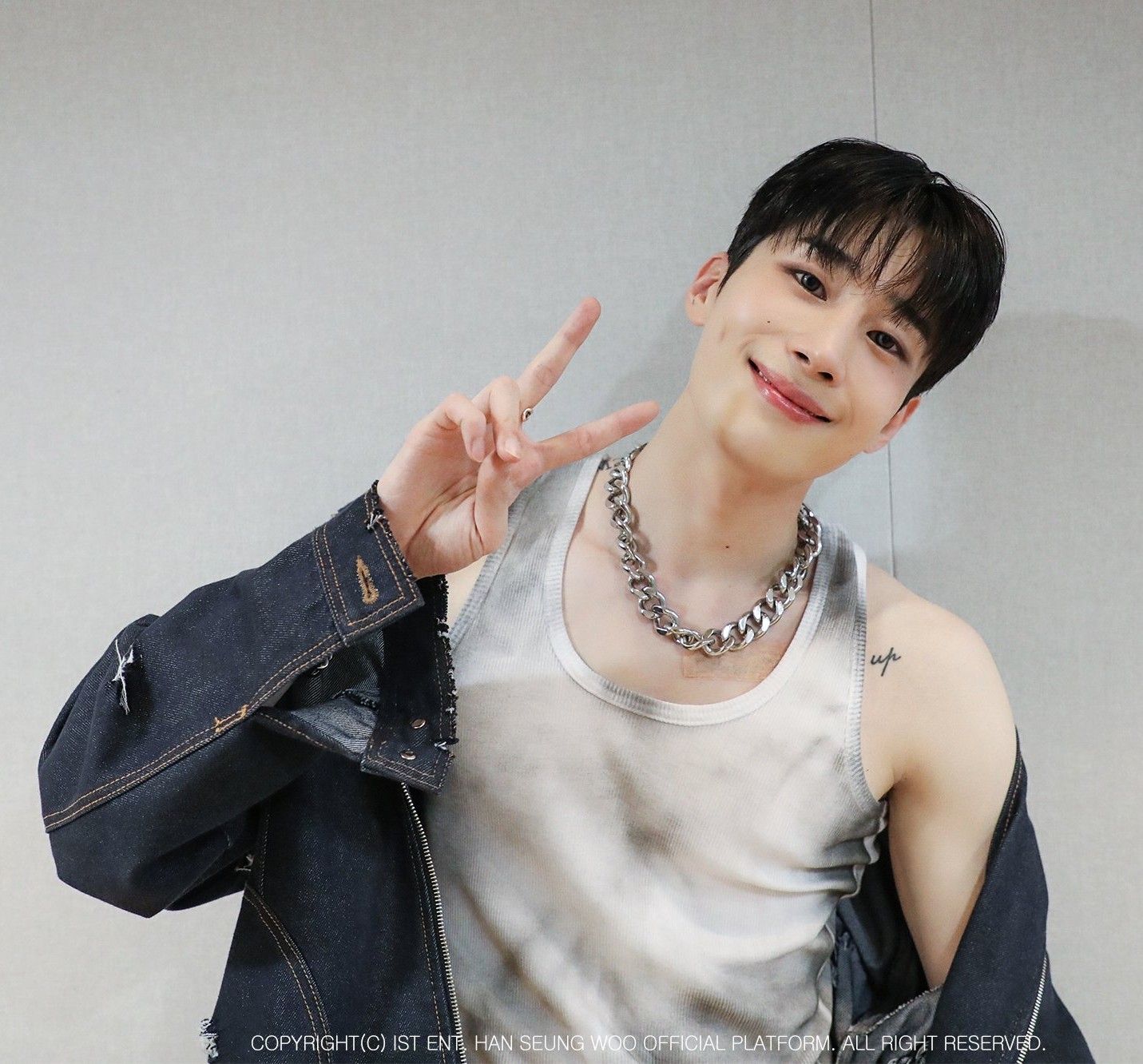 Behind-the-scenes cut of Han Seungwoo