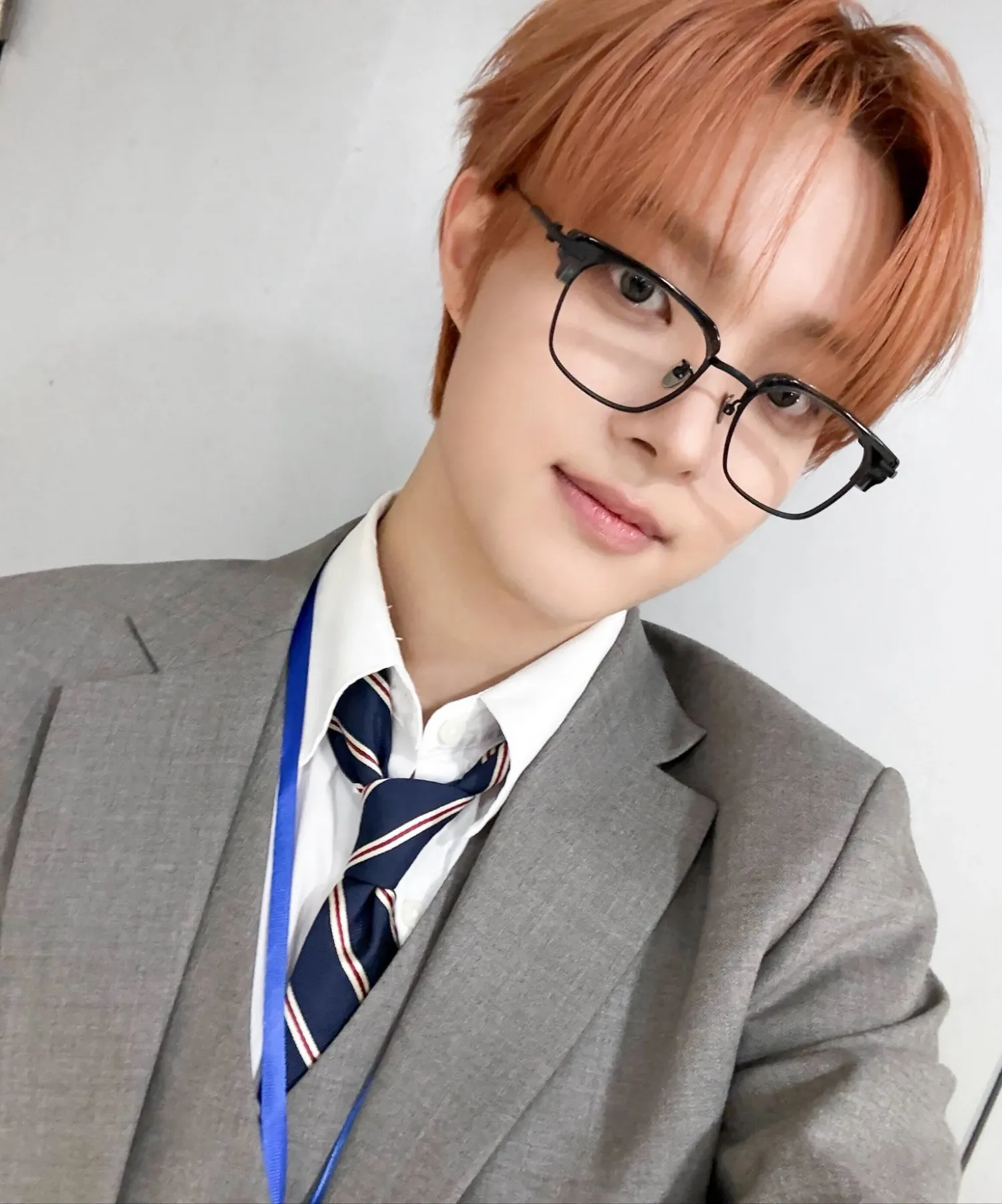 Latest photo of EJ (&TEAM)