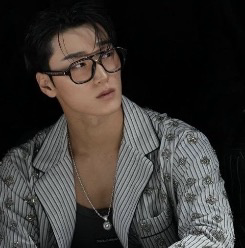 Today’s hot picks from the 산 (에이티즈) community