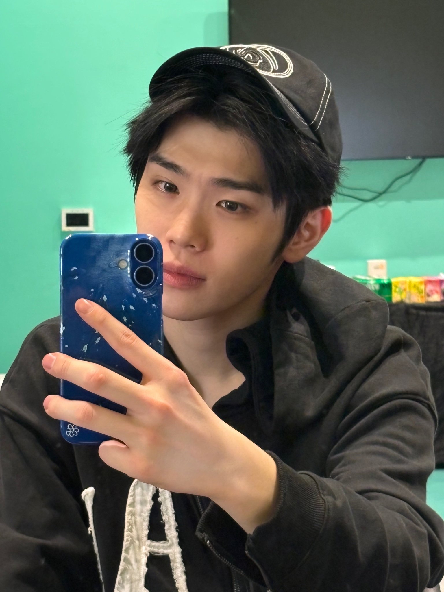 A moment captured by Kim Taerae (ZEROBASEONE)'s fan