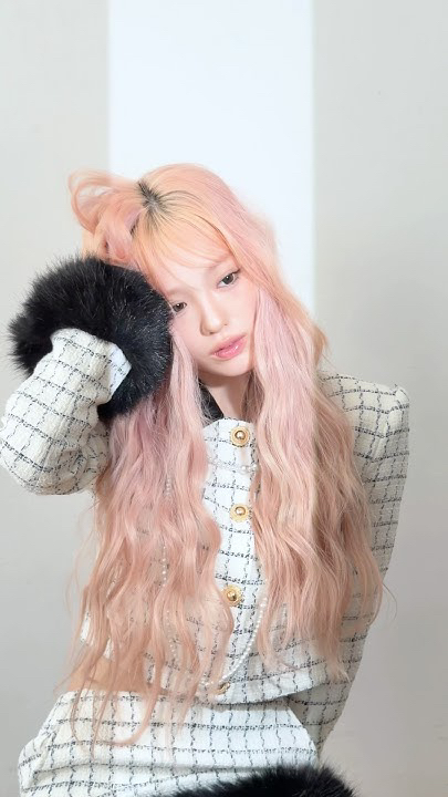 Fandom-recommended wallpaper image of Rio (NiziU)