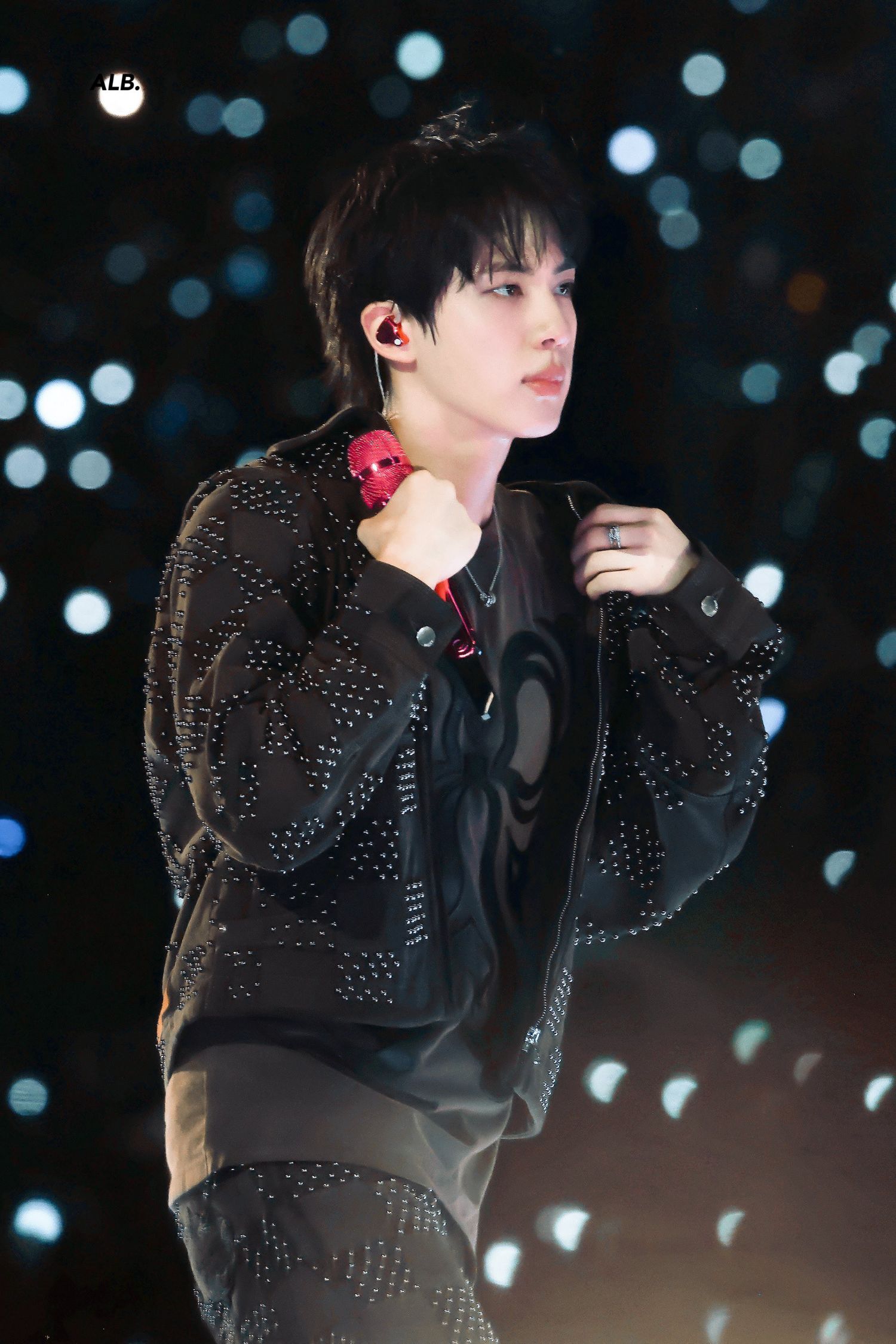 진 (방탄소년단)의 비하인드 컷