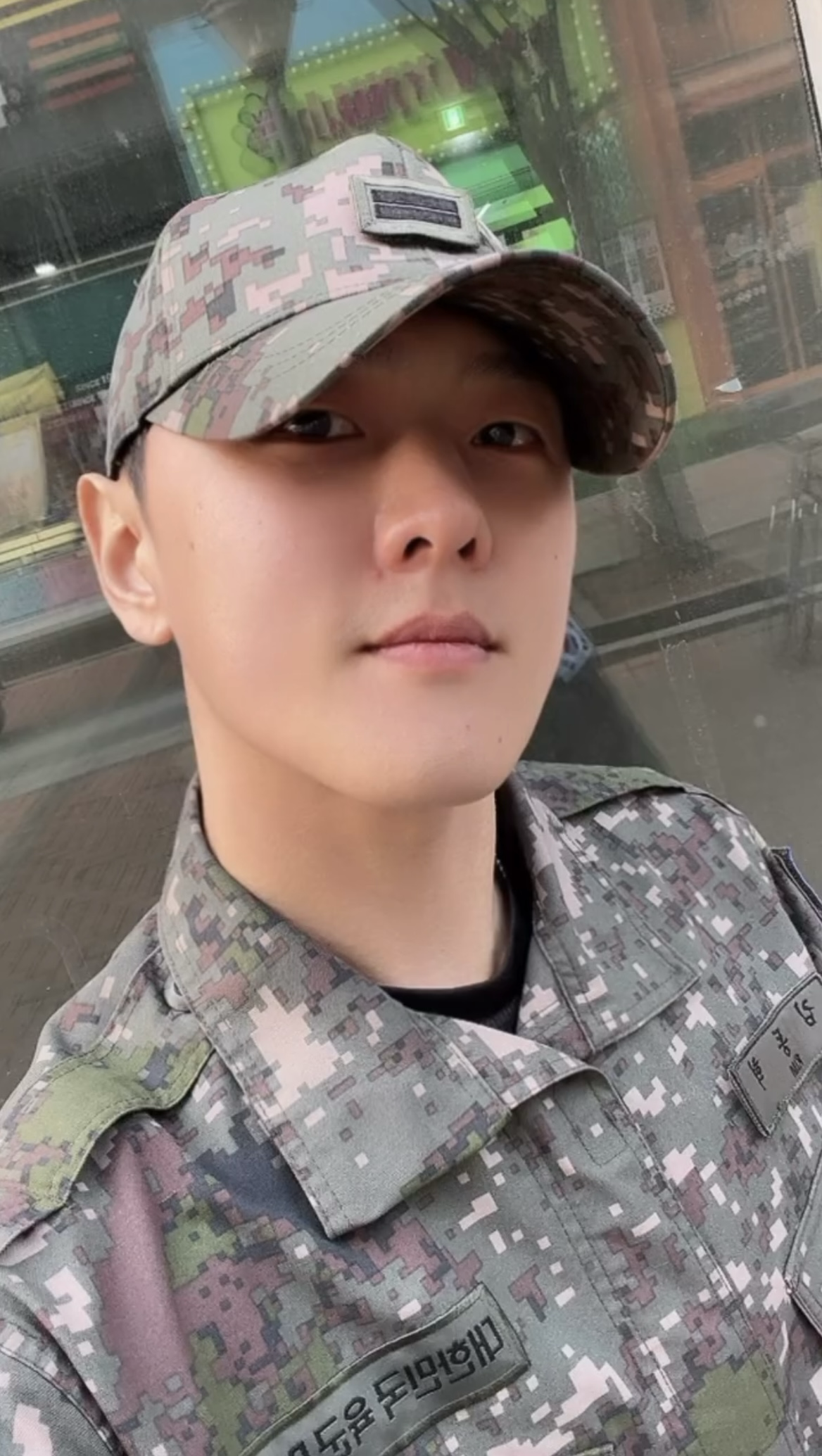 Fan-made special wallpaper for iKON