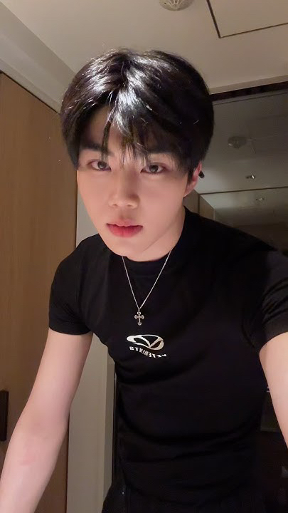 Latest photo of Park Gunwook (ZEROBASEONE)
