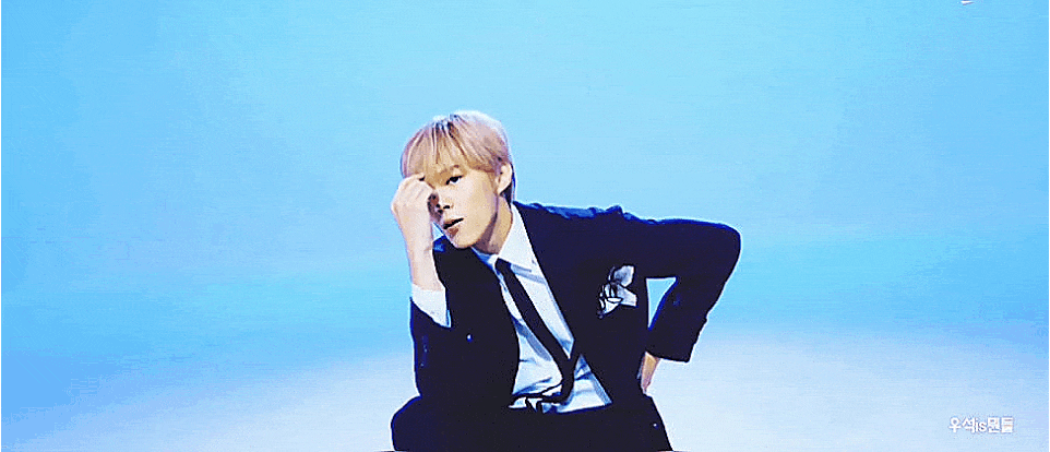 Behind-the-scenes cut of Kim Wooseok