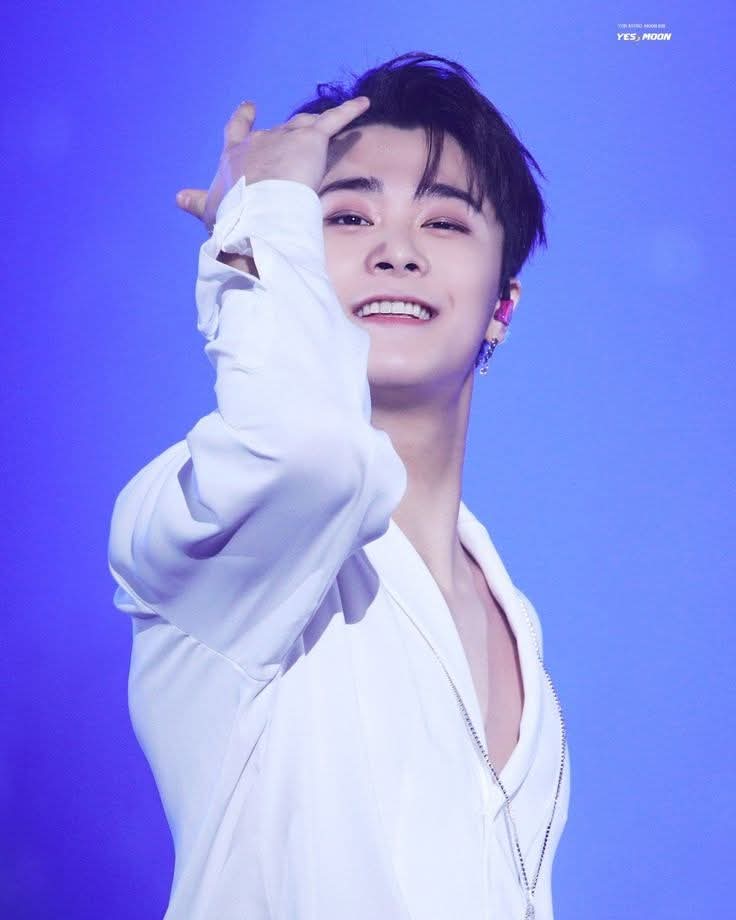 A moment captured by Moonbin (ASTRO)'s fan