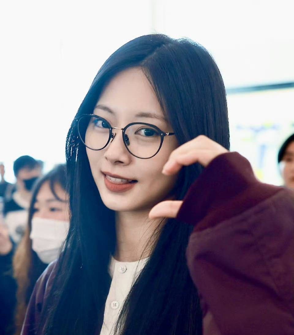 Foto terbaru Tzuyu (TWICE)