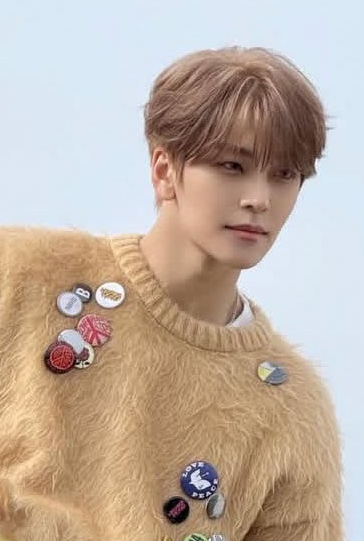 Trending idol content in the community