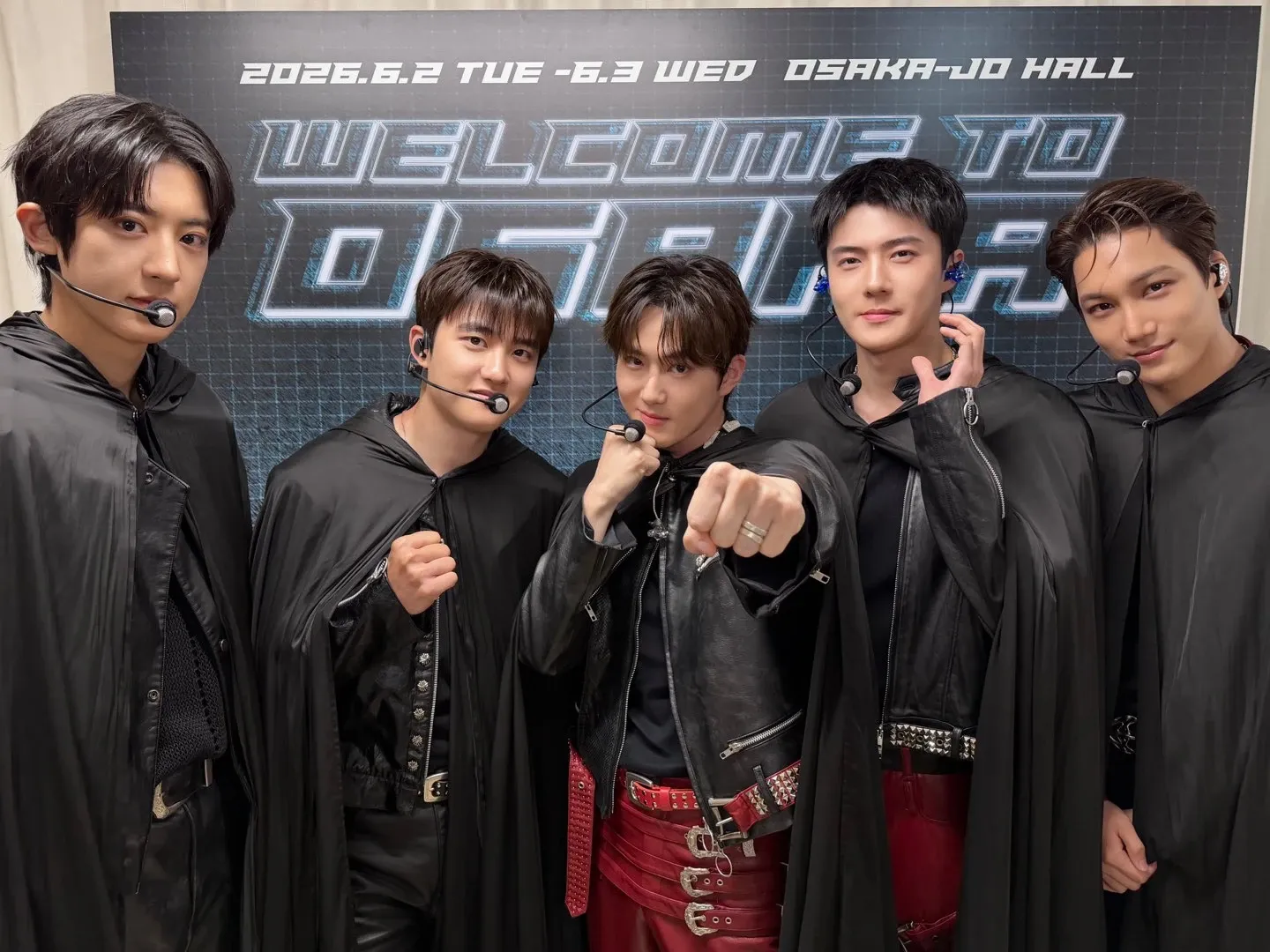 Behind-the-scenes cut of EXO