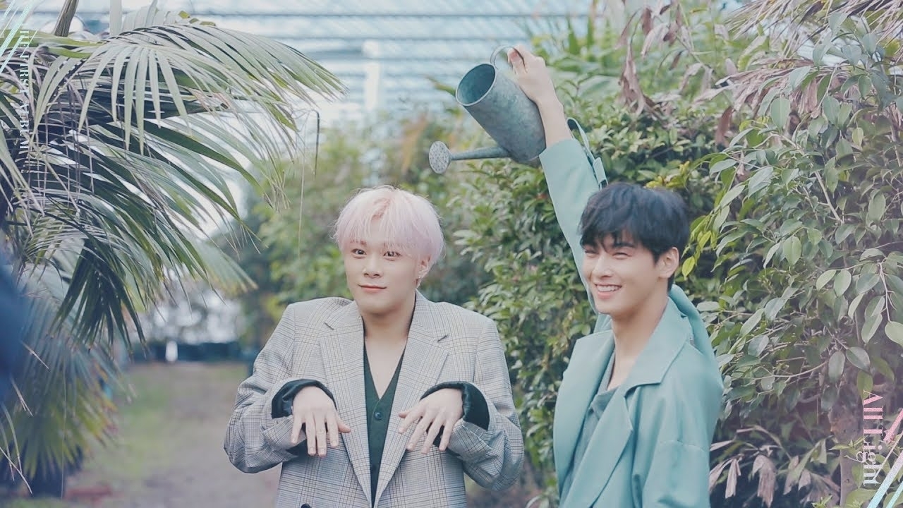 Latest photo of Jinjin (ASTRO)