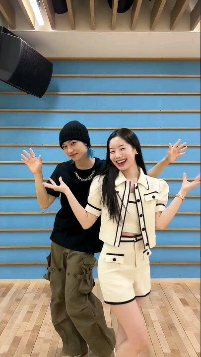 TWICE의 비하인드 컷