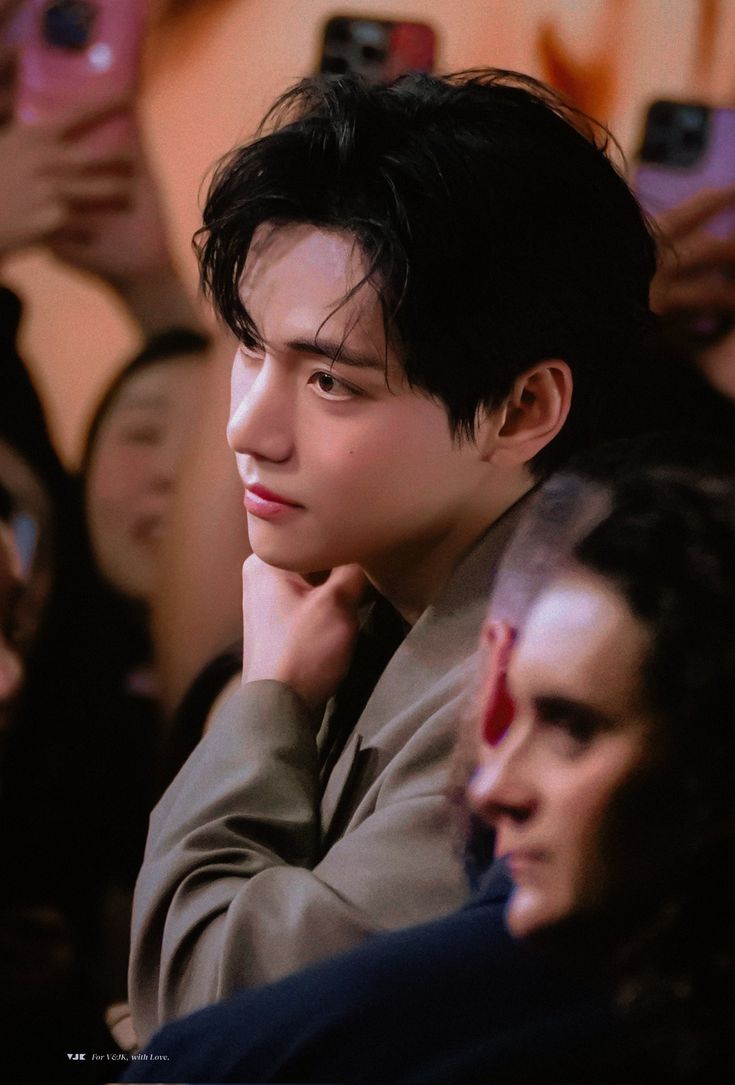 Momen yang diabadikan oleh penggemar V (BTS)