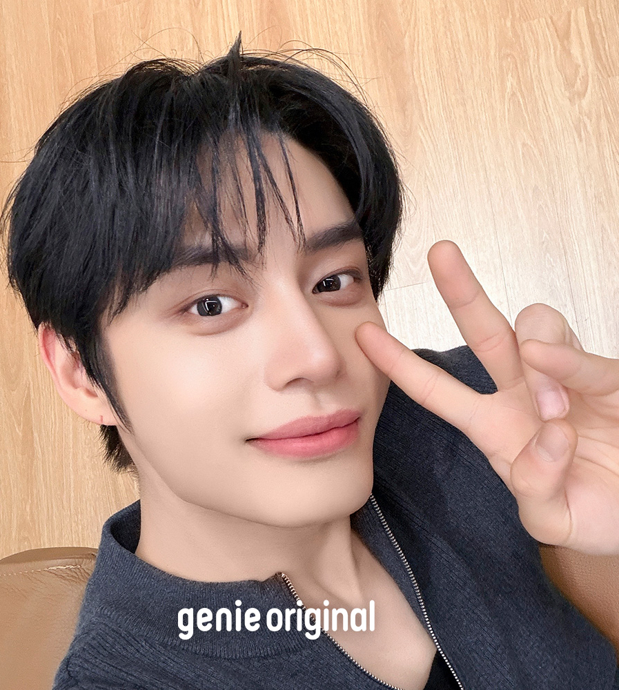 Behind-the-scenes cut of Kim Jiwoong (ZEROBASEONE)