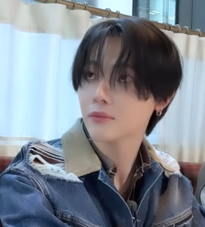 A moment captured by Nicholas (&TEAM)'s fan