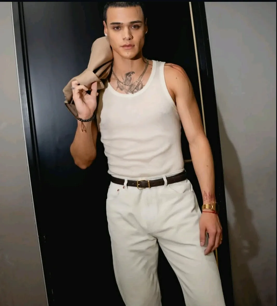 A moment captured by Drew (SANTOS BRAVOS)'s fan