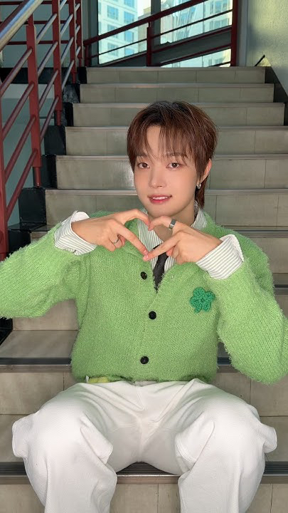 Today's most popular wallpaper in the EJ (&TEAM) community