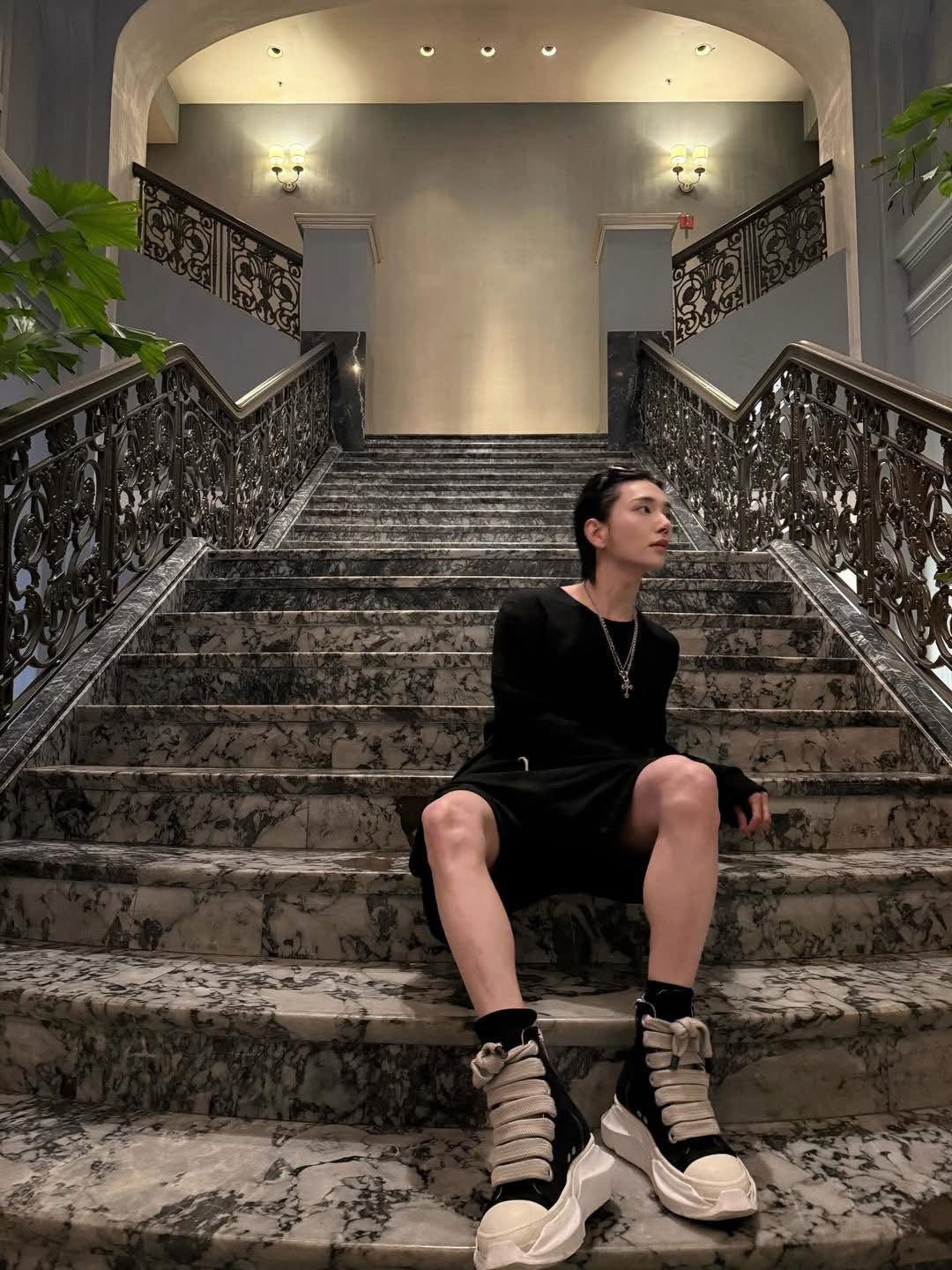 Latest photo of Joshua (SEVENTEEN)