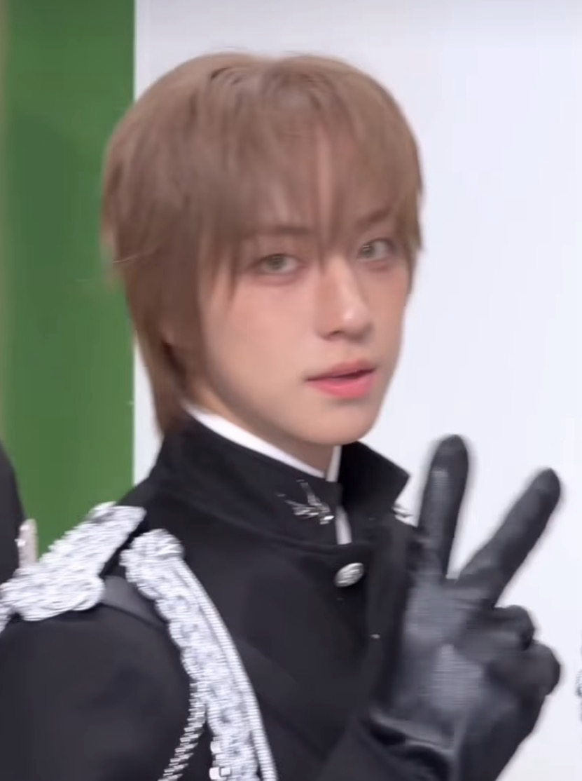 Behind-the-scenes cut of Taki (&TEAM)